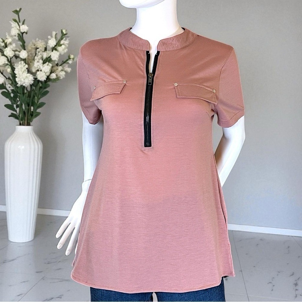 isoul Brand Zipper Front With Faux Pockets Pink  Blush Tee in size Medium NWT!
